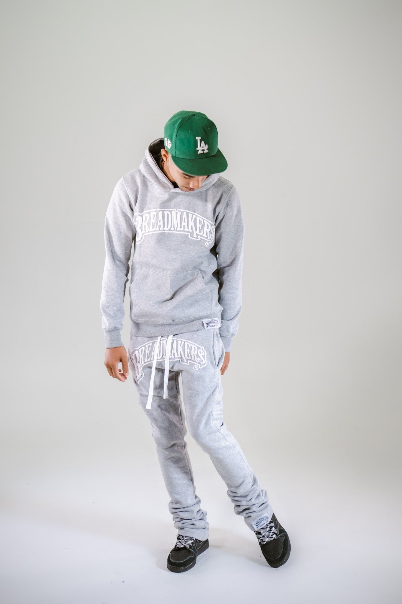 BREADMAKER$CO "PRAY 4 ME"GREY SWEATSUIT